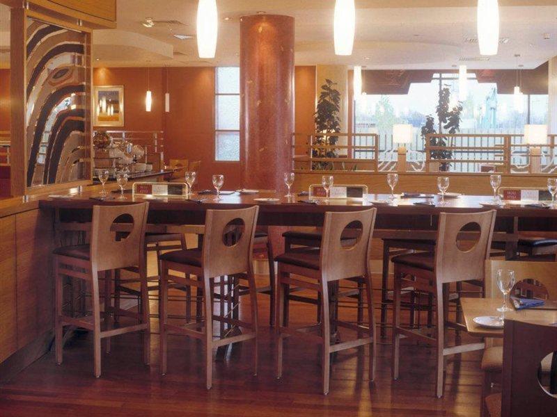 Leonardo Hotel Плаймаут Ресторан фото